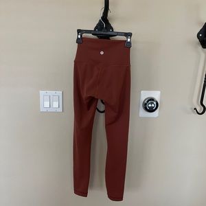 Lululemon Wunder Under high rise leggings. Size 0